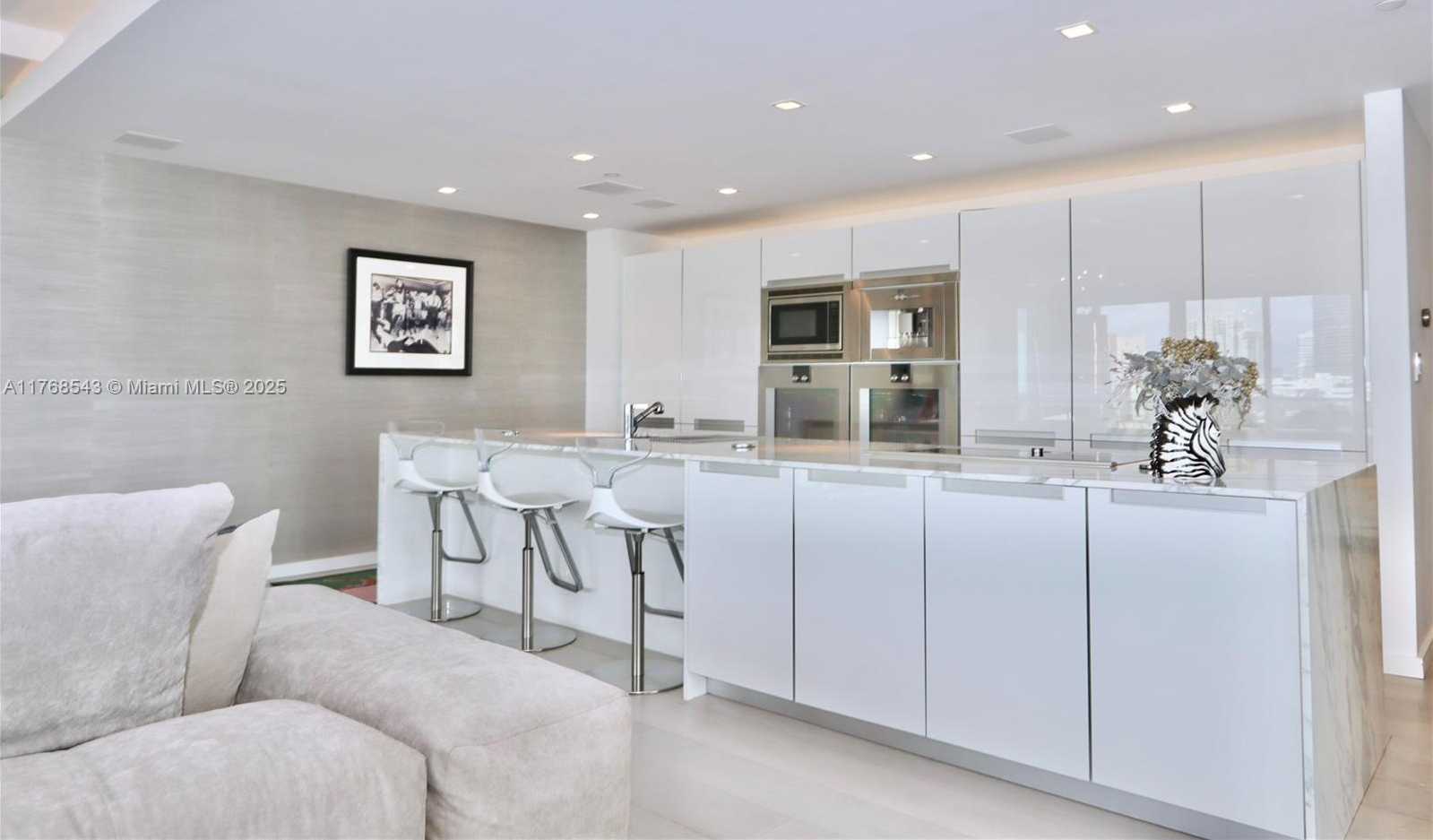 Small Image of 321 OCEAN DR #502, Miami Beach Number 10
