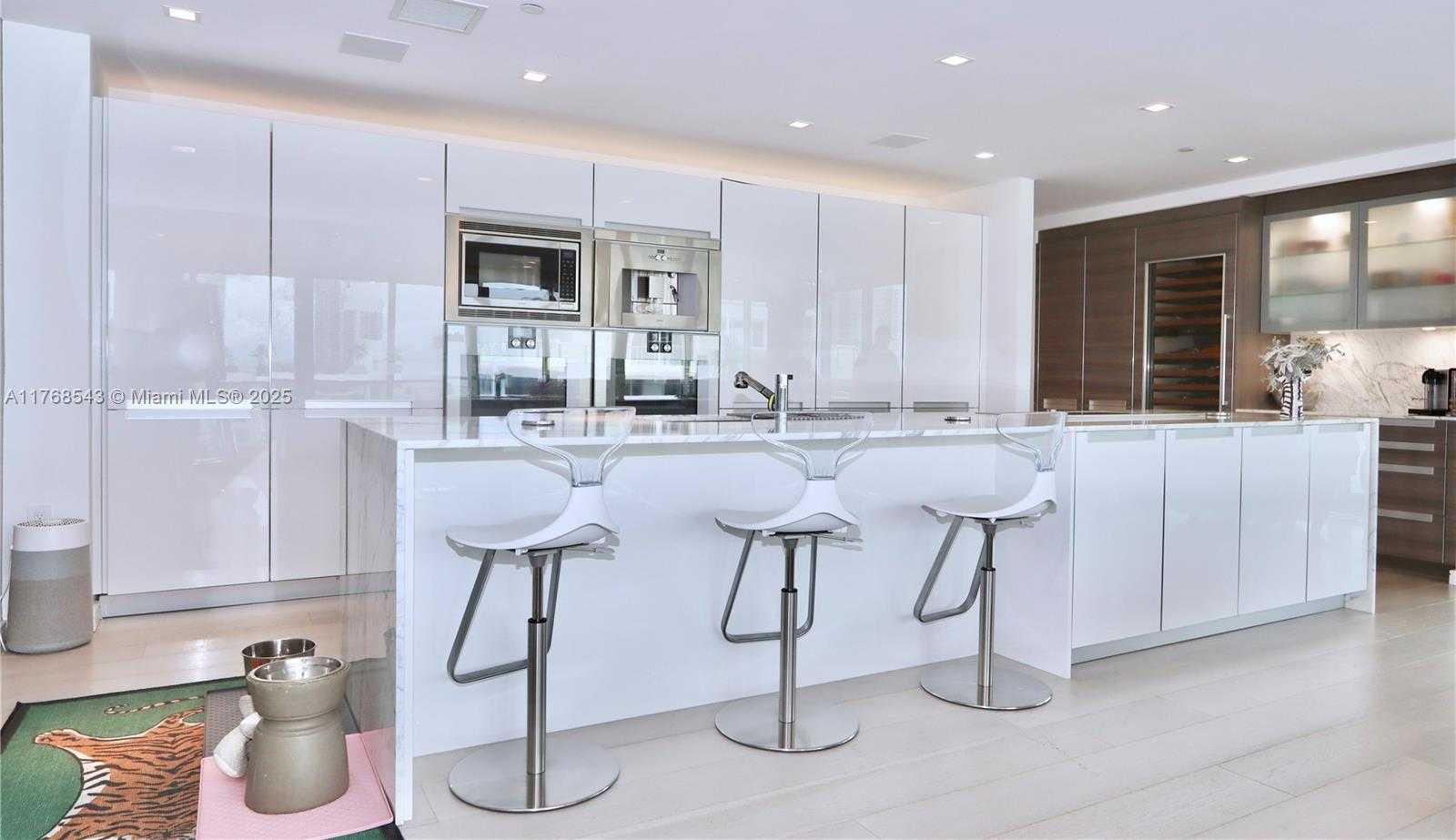 Small Image of 321 OCEAN DR #502, Miami Beach Number 11