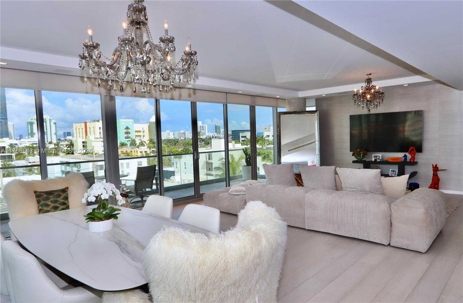 Small Image of 321 OCEAN DR #502, Miami Beach Number 12