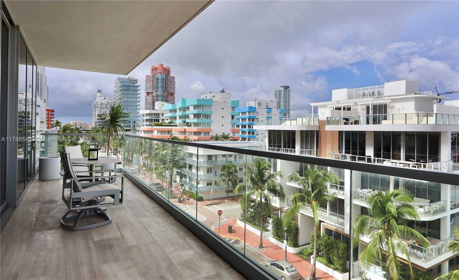 Small Image of 321 OCEAN DR #502, Miami Beach Number 13