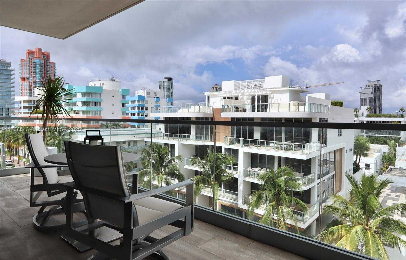 Small Image of 321 OCEAN DR #502, Miami Beach Number 14