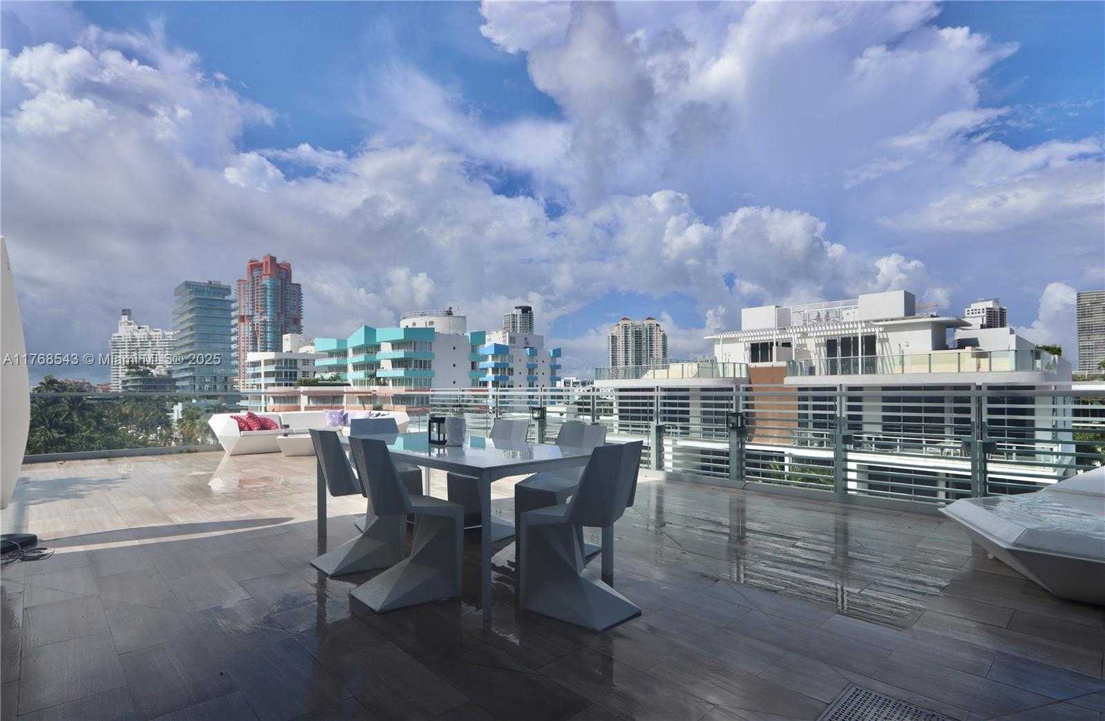 Small Image of 321 OCEAN DR #502, Miami Beach Number 18