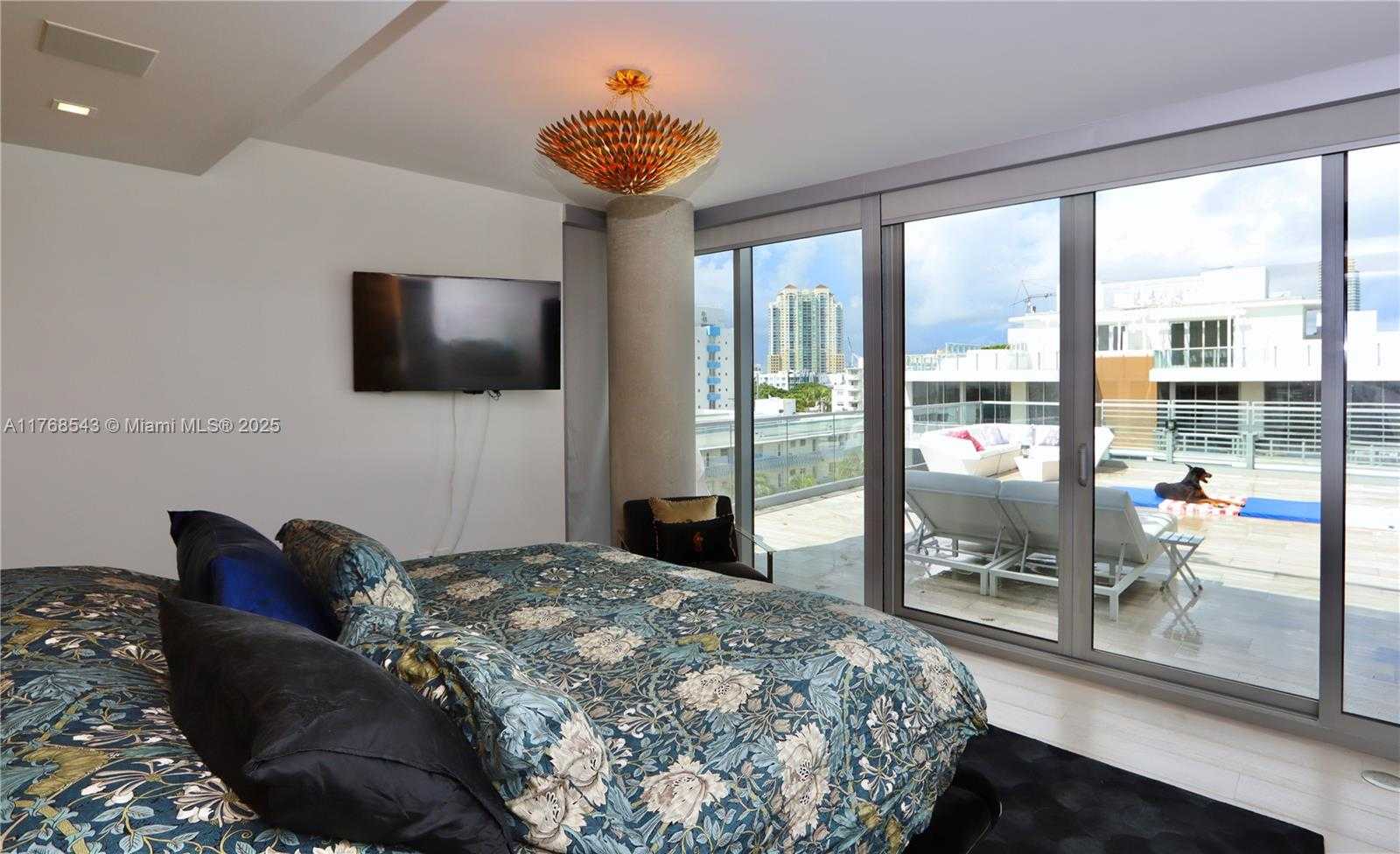 Small Image of 321 OCEAN DR #502, Miami Beach Number 19