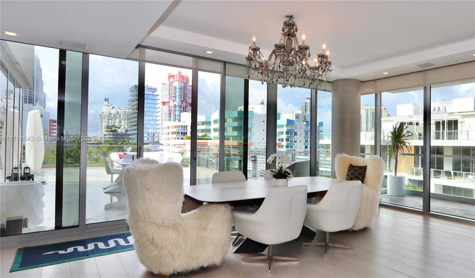 Small Image of 321 OCEAN DR #502, Miami Beach Number 2