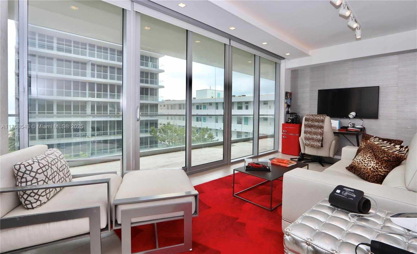 Small Image of 321 OCEAN DR #502, Miami Beach Number 28