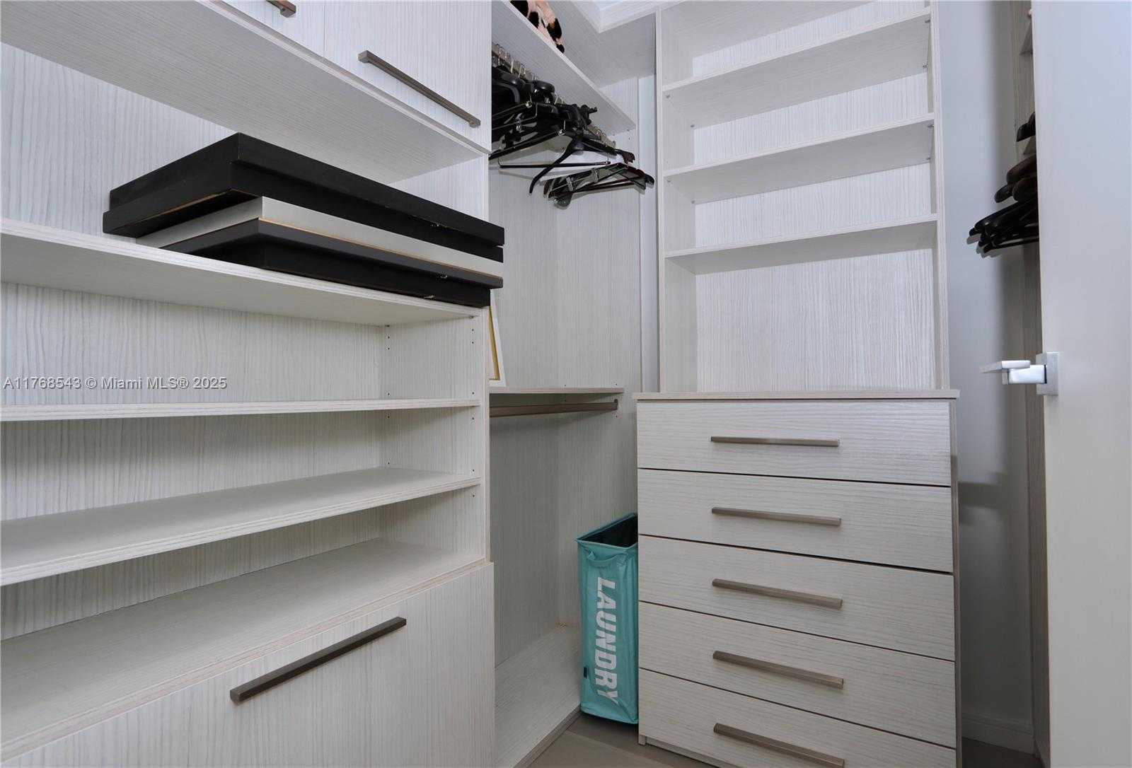 Small Image of 321 OCEAN DR #502, Miami Beach Number 32