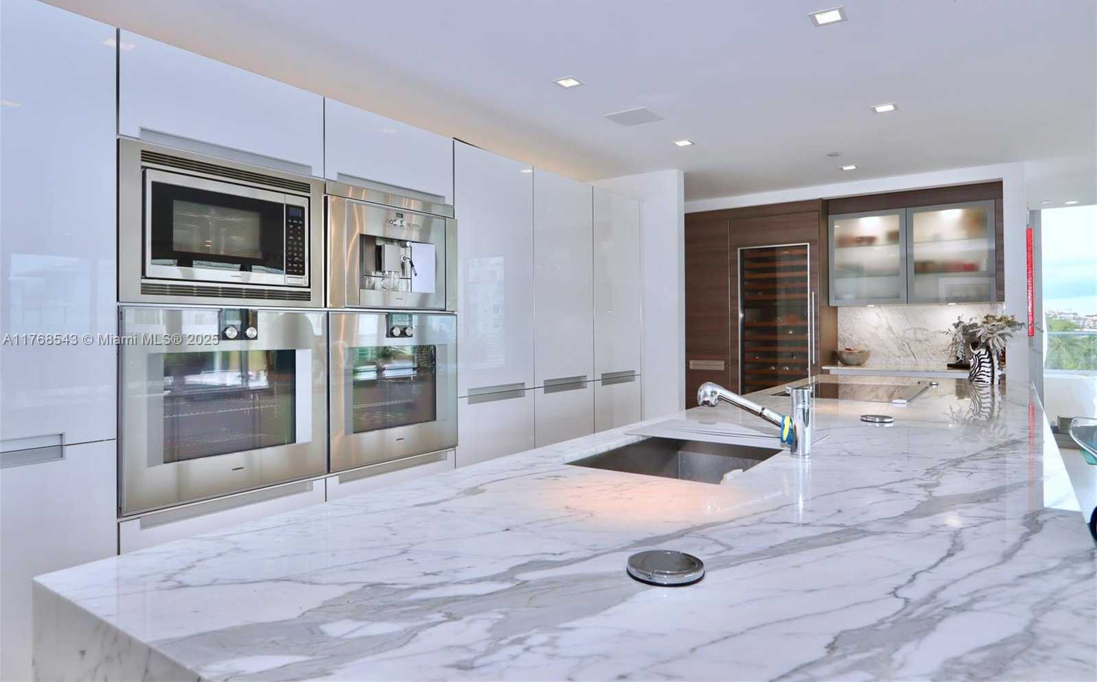 Small Image of 321 OCEAN DR #502, Miami Beach Number 7