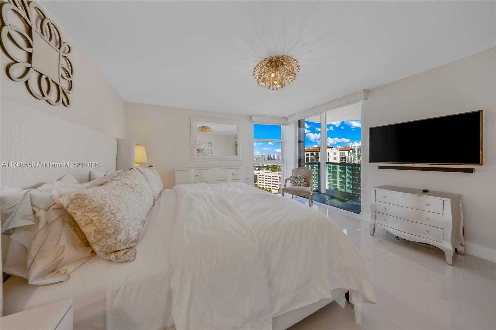 Small Image of 100 BAYVIEW DR #1905, Sunny Isles Beach Number 19