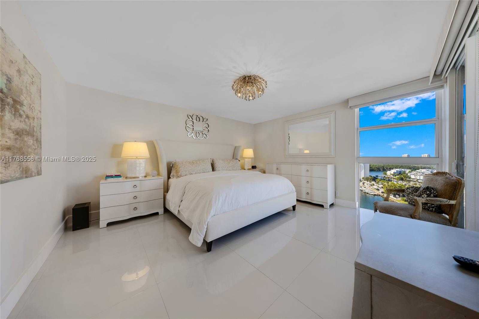 Small Image of 100 BAYVIEW DR #1905, Sunny Isles Beach Number 20