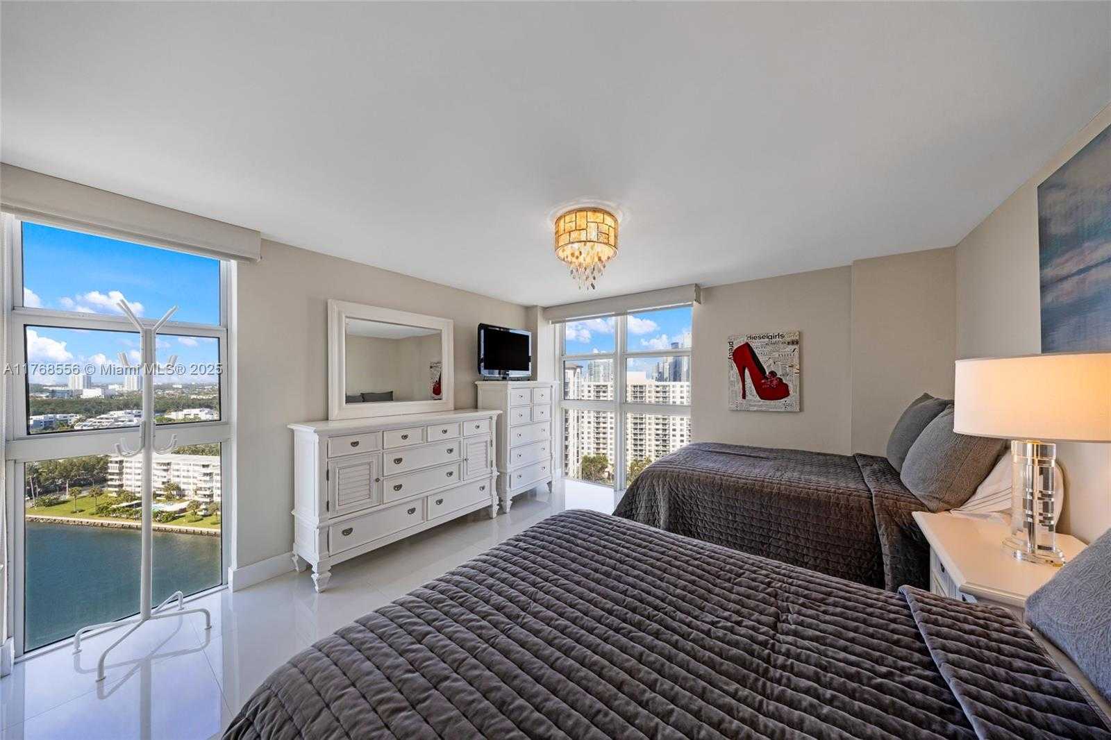 Small Image of 100 BAYVIEW DR #1905, Sunny Isles Beach Number 24
