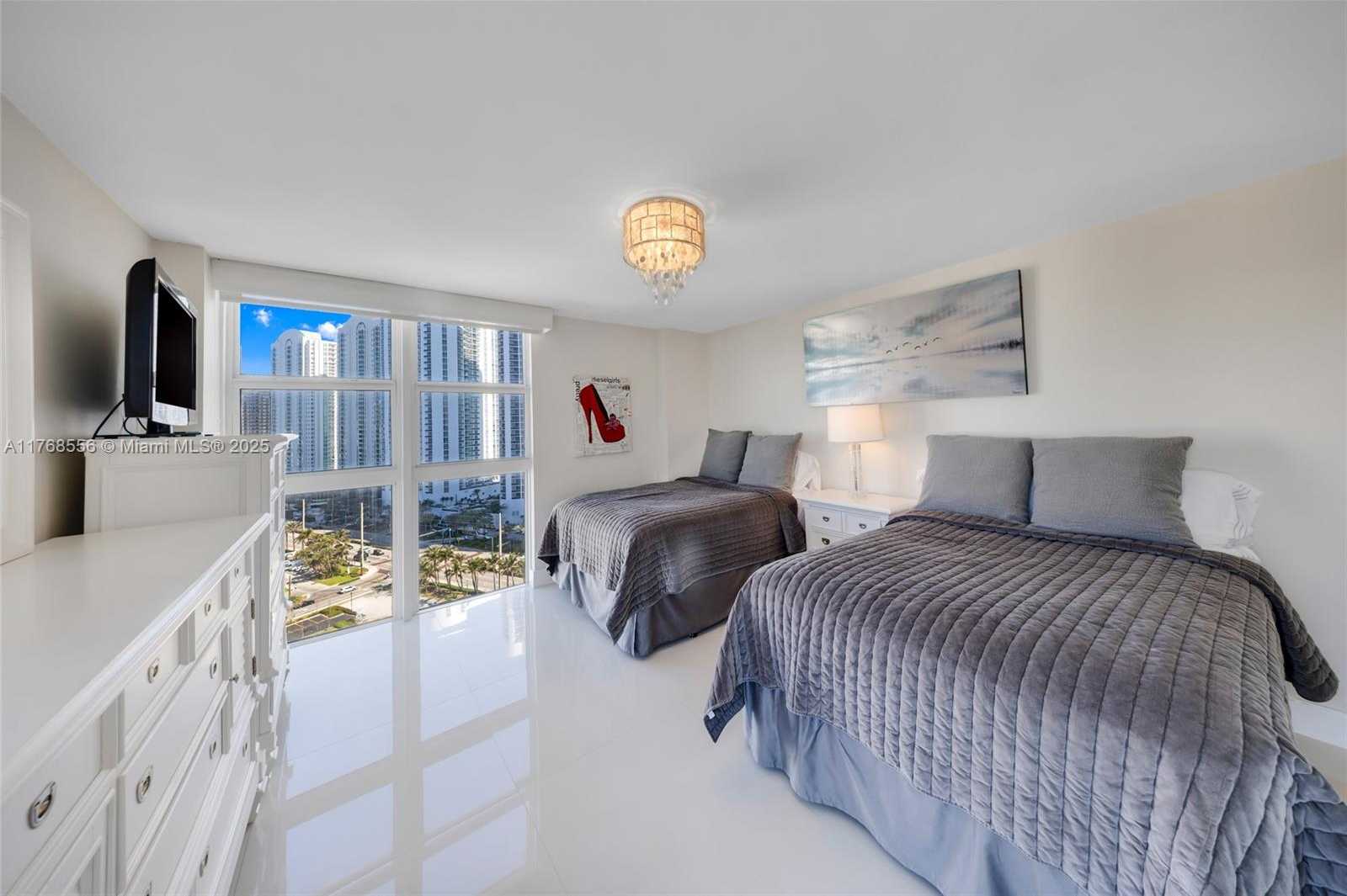Small Image of 100 BAYVIEW DR #1905, Sunny Isles Beach Number 26