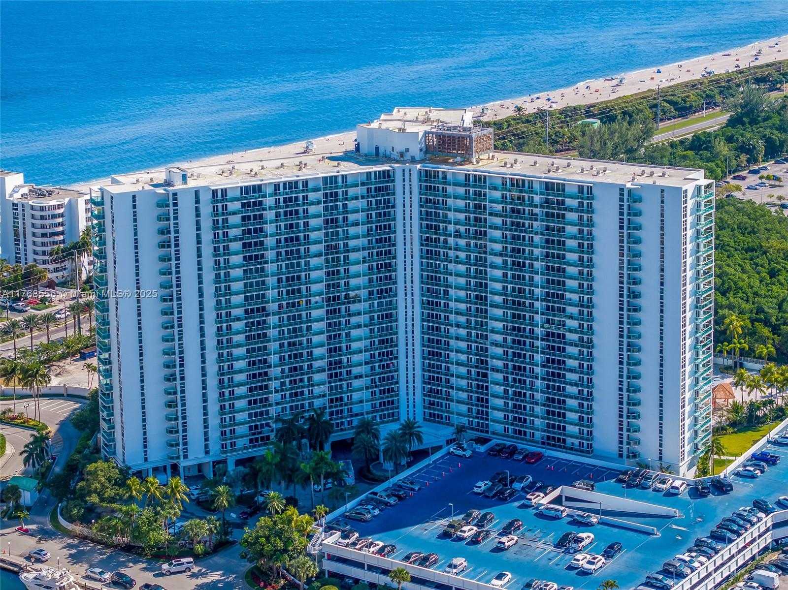 Small Image of 100 BAYVIEW DR #1905, Sunny Isles Beach Number 31