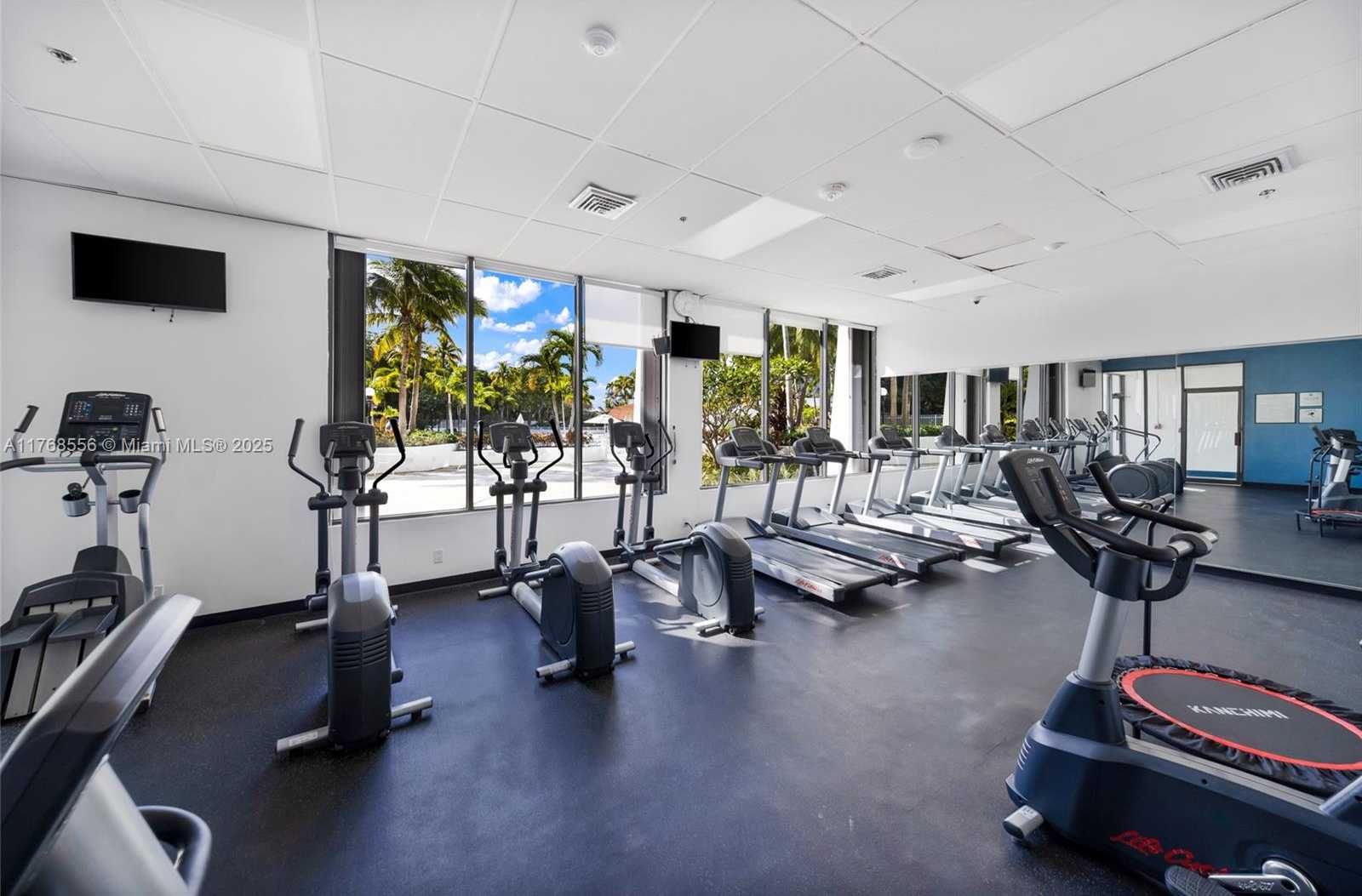 Small Image of 100 BAYVIEW DR #1905, Sunny Isles Beach Number 41