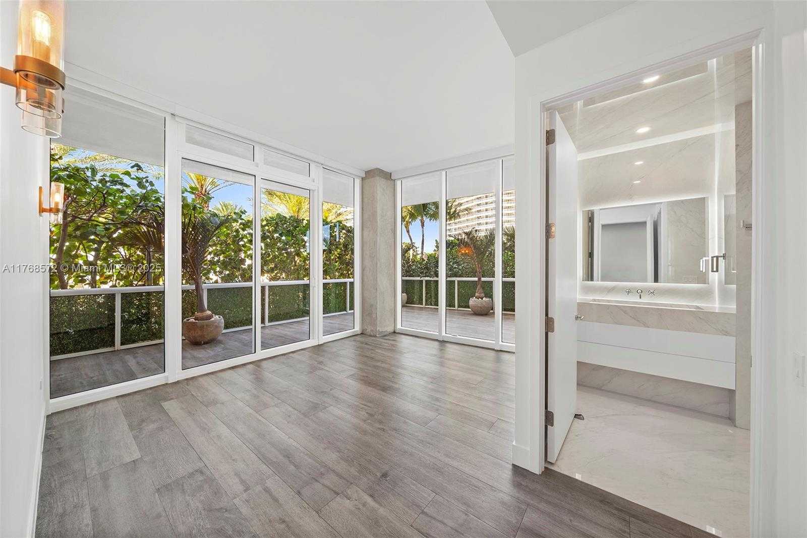 Small Image of 450 Alton Rd, Miami Beach, FL 33139, USA Number 20