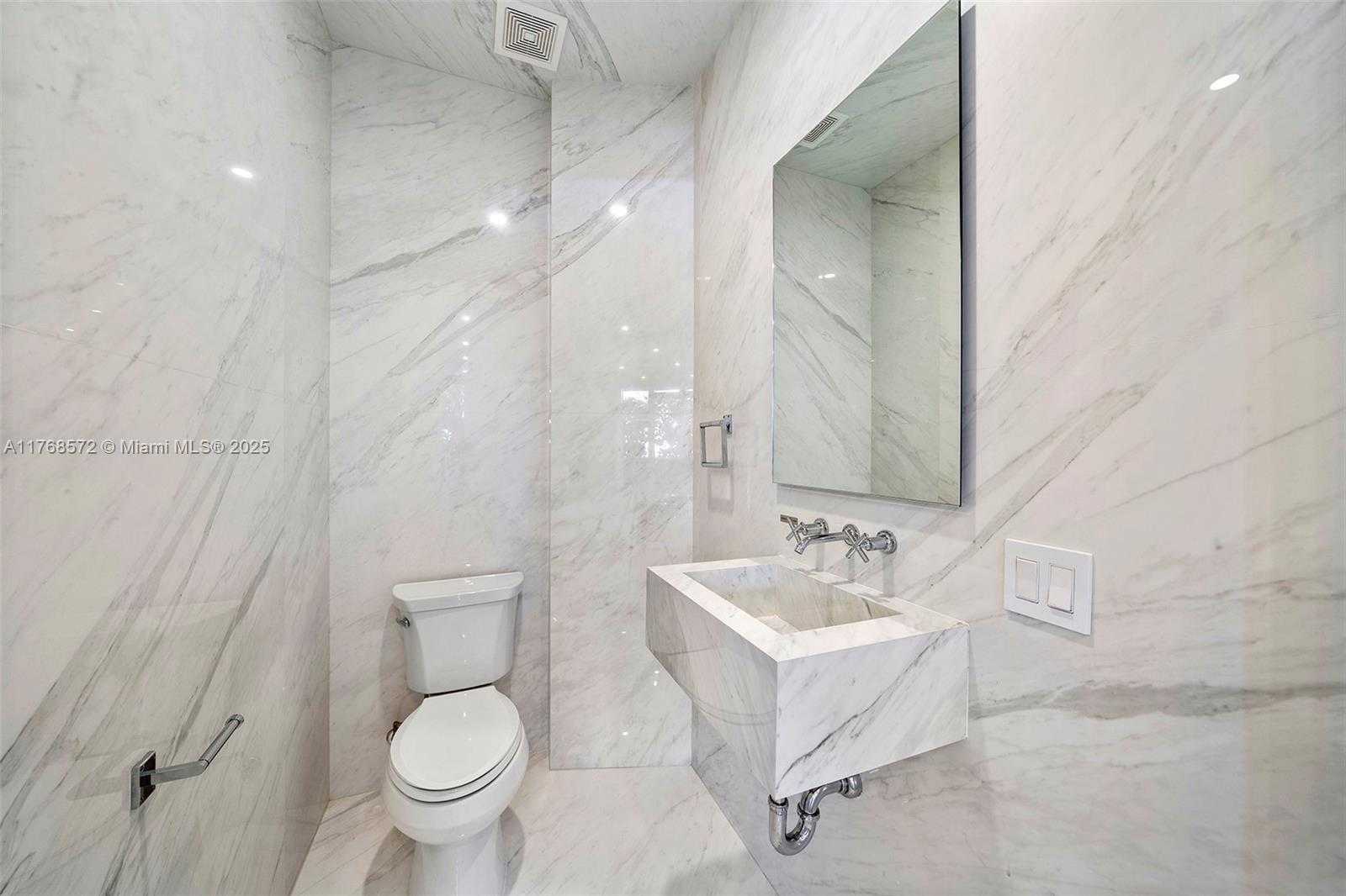 Small Image of 450 Alton Rd, Miami Beach, FL 33139, USA Number 27