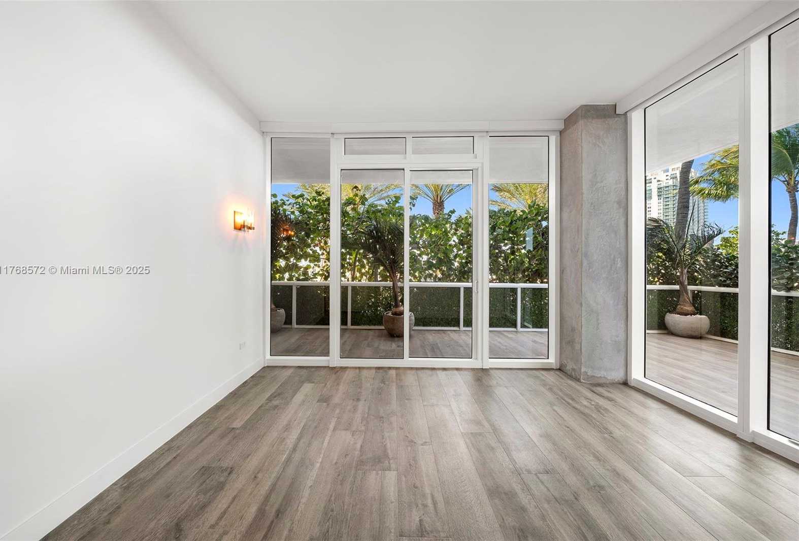 Small Image of 450 Alton Rd, Miami Beach, FL 33139, USA Number 32