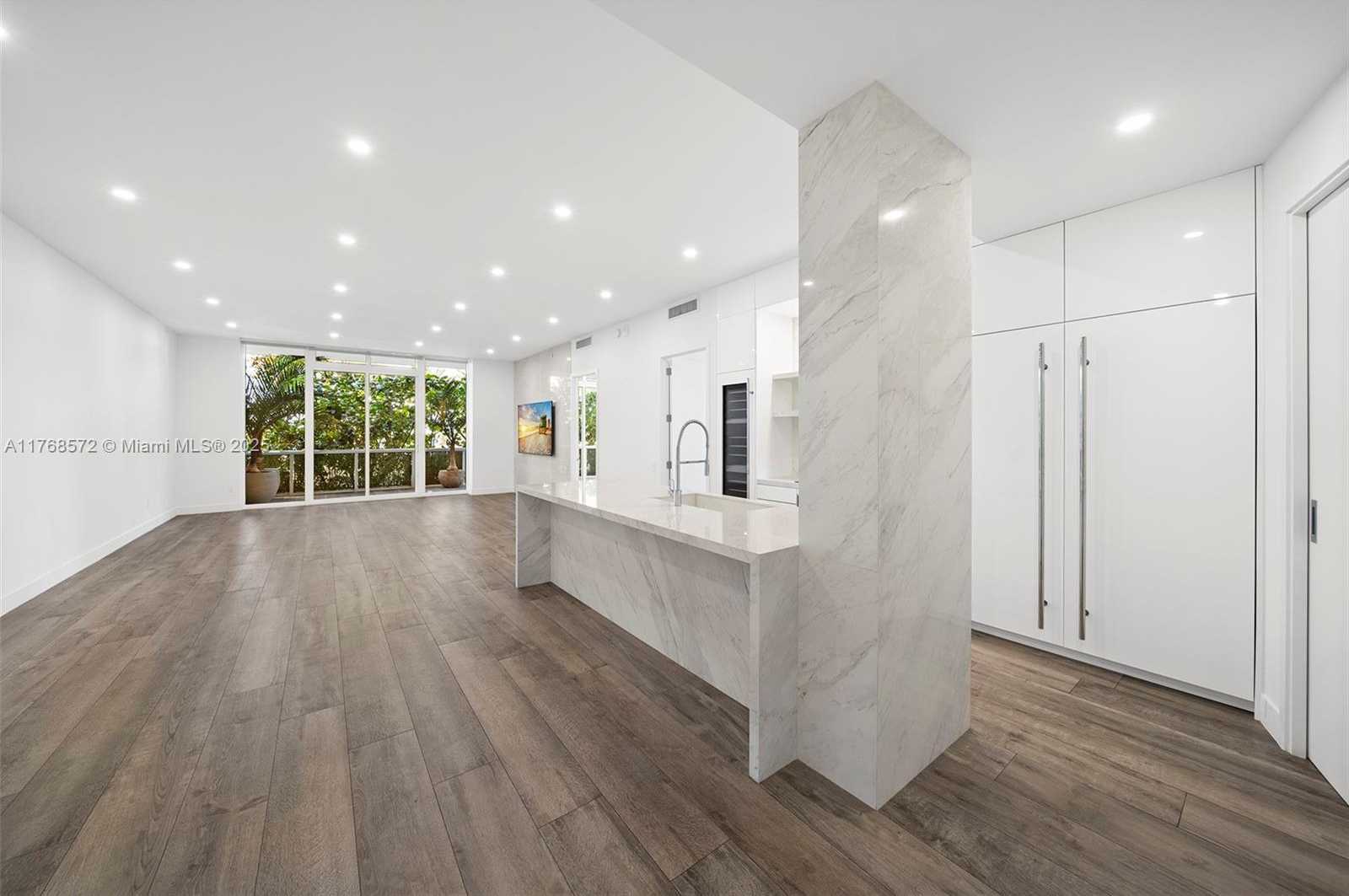 Small Image of 450 Alton Rd, Miami Beach, FL 33139, USA Number 34