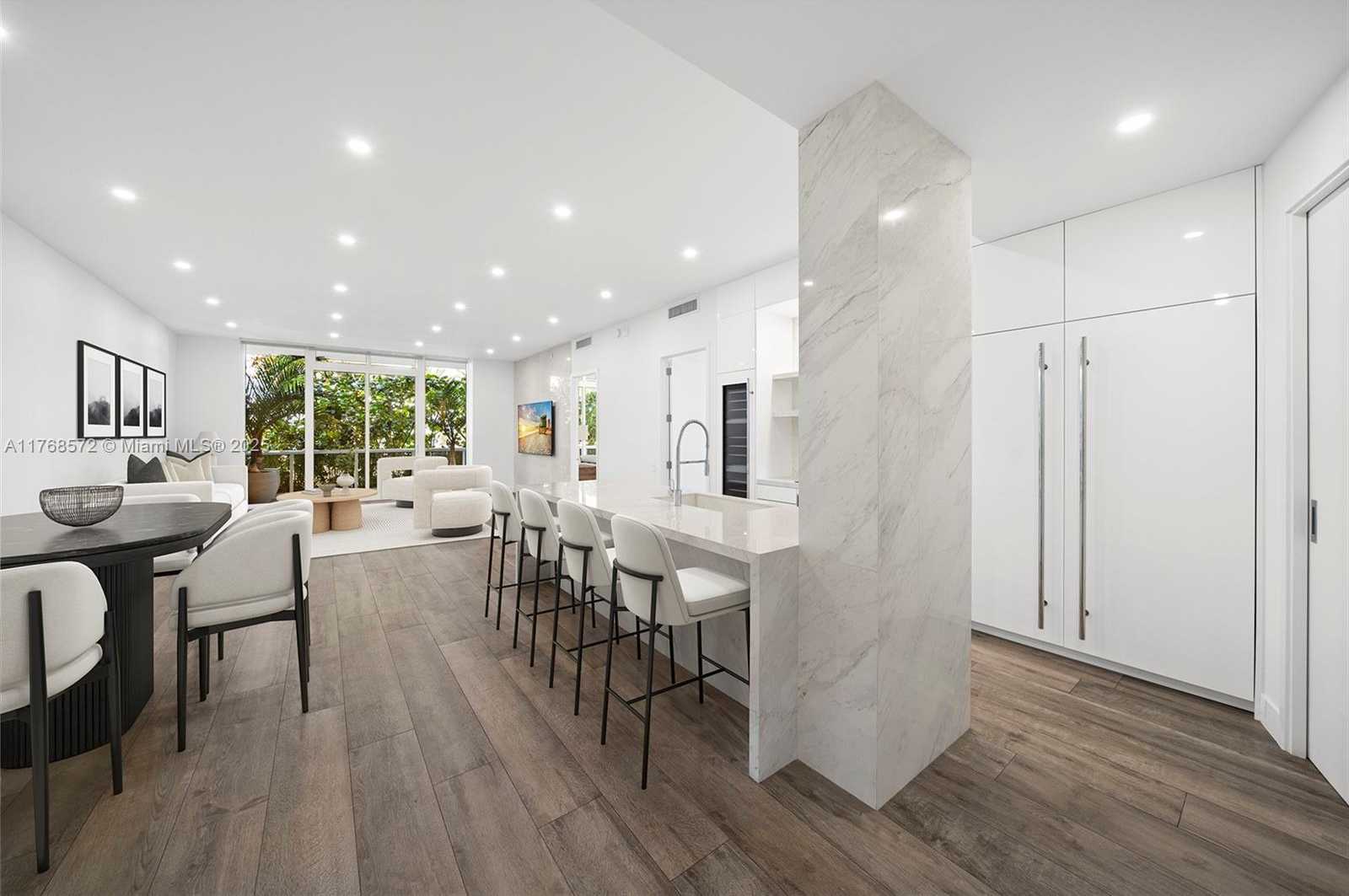 Small Image of 450 Alton Rd, Miami Beach, FL 33139, USA Number 5