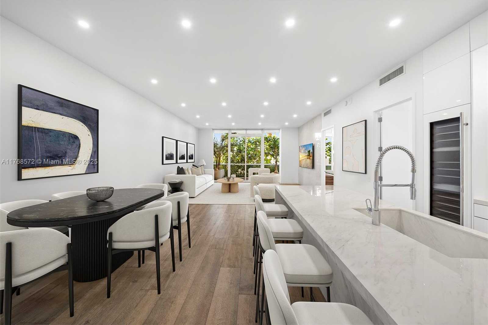 Small Image of 450 Alton Rd, Miami Beach, FL 33139, USA Number 6