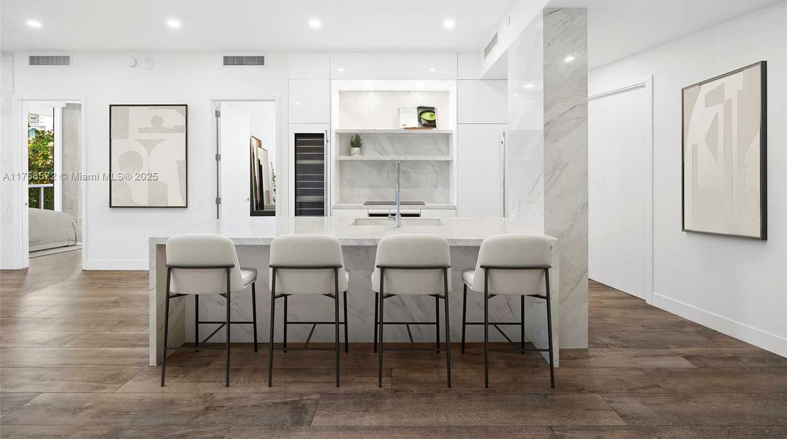 Small Image of 450 Alton Rd, Miami Beach, FL 33139, USA Number 7