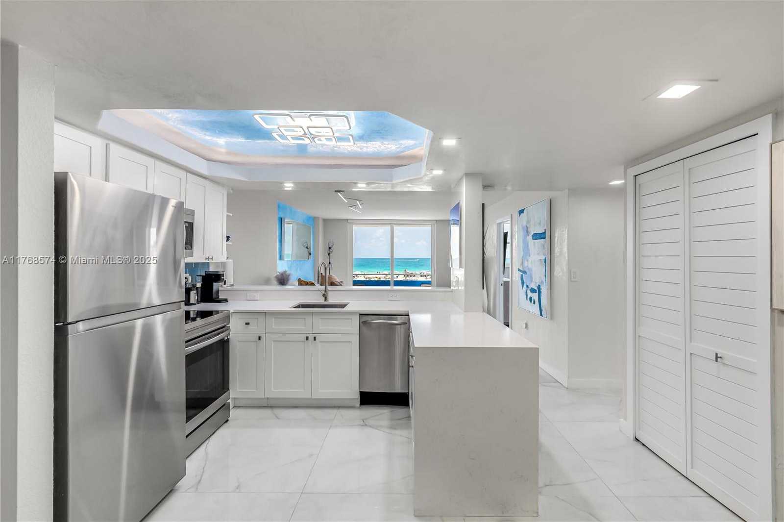 Small Image of 465 OCEAN DR #315, Miami Beach Number 13