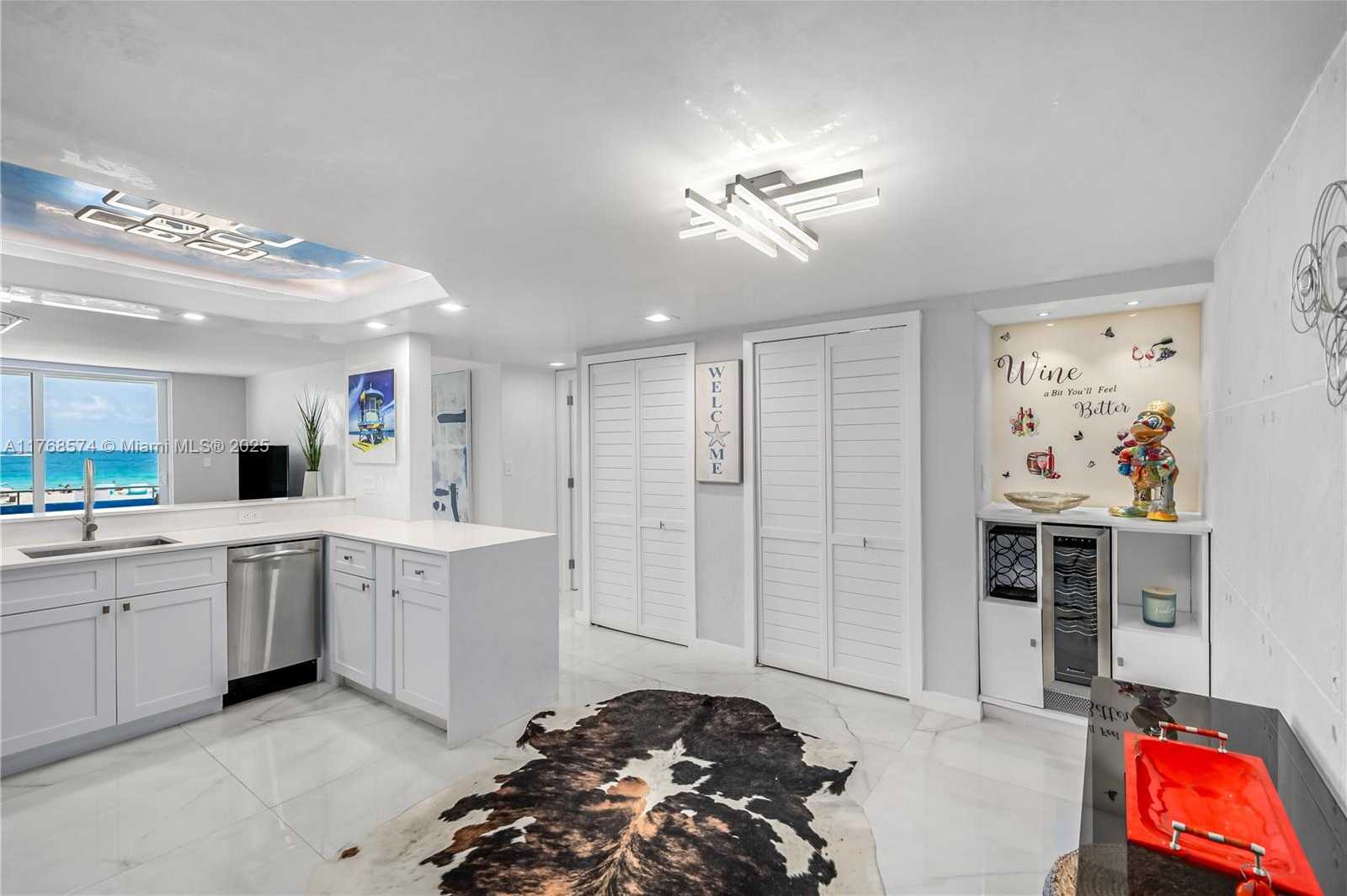 Small Image of 465 OCEAN DR #315, Miami Beach Number 14