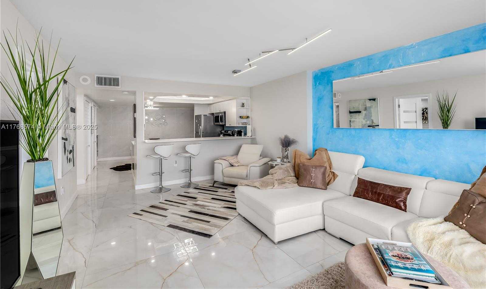 Small Image of 465 OCEAN DR #315, Miami Beach Number 16