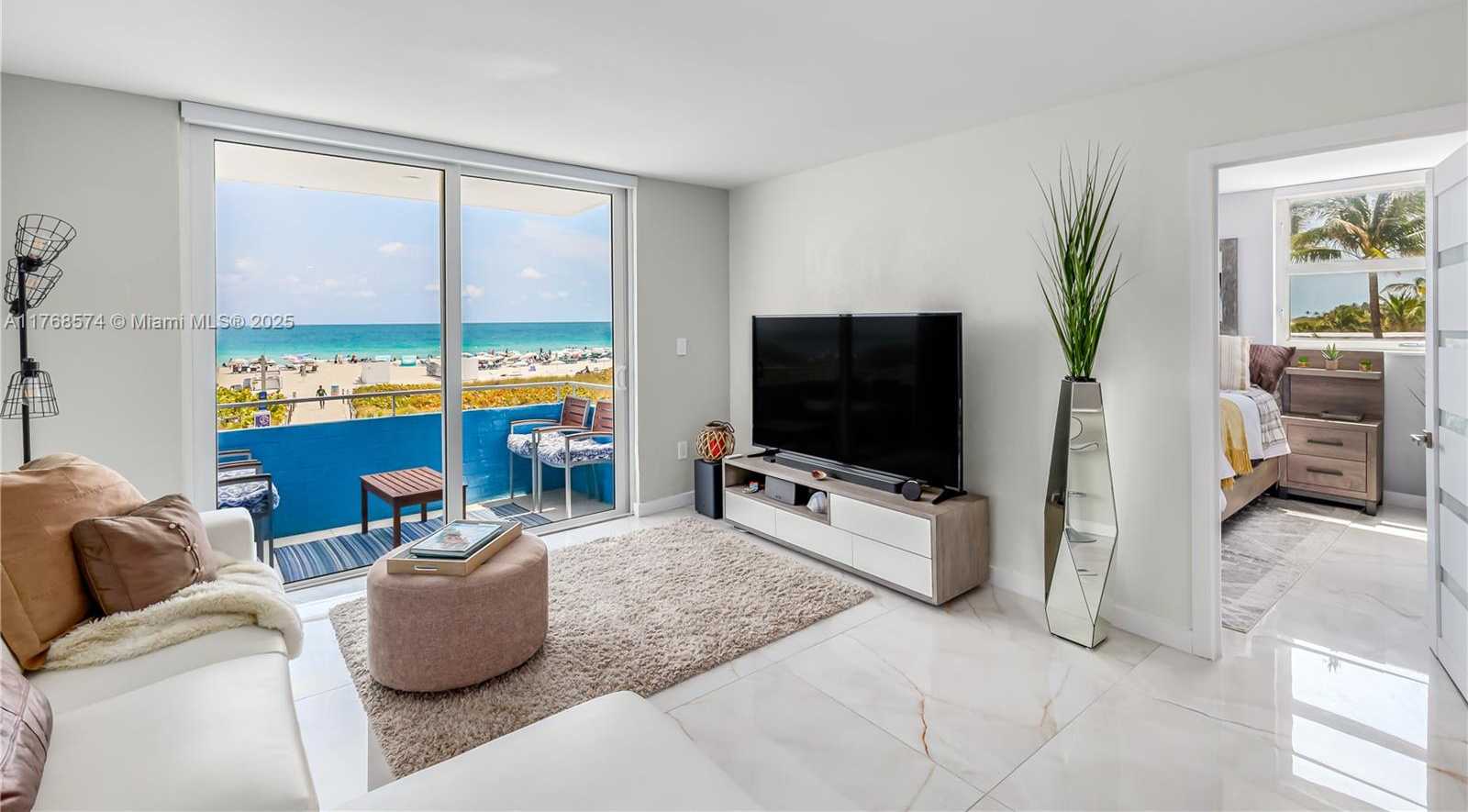Small Image of 465 OCEAN DR #315, Miami Beach Number 2