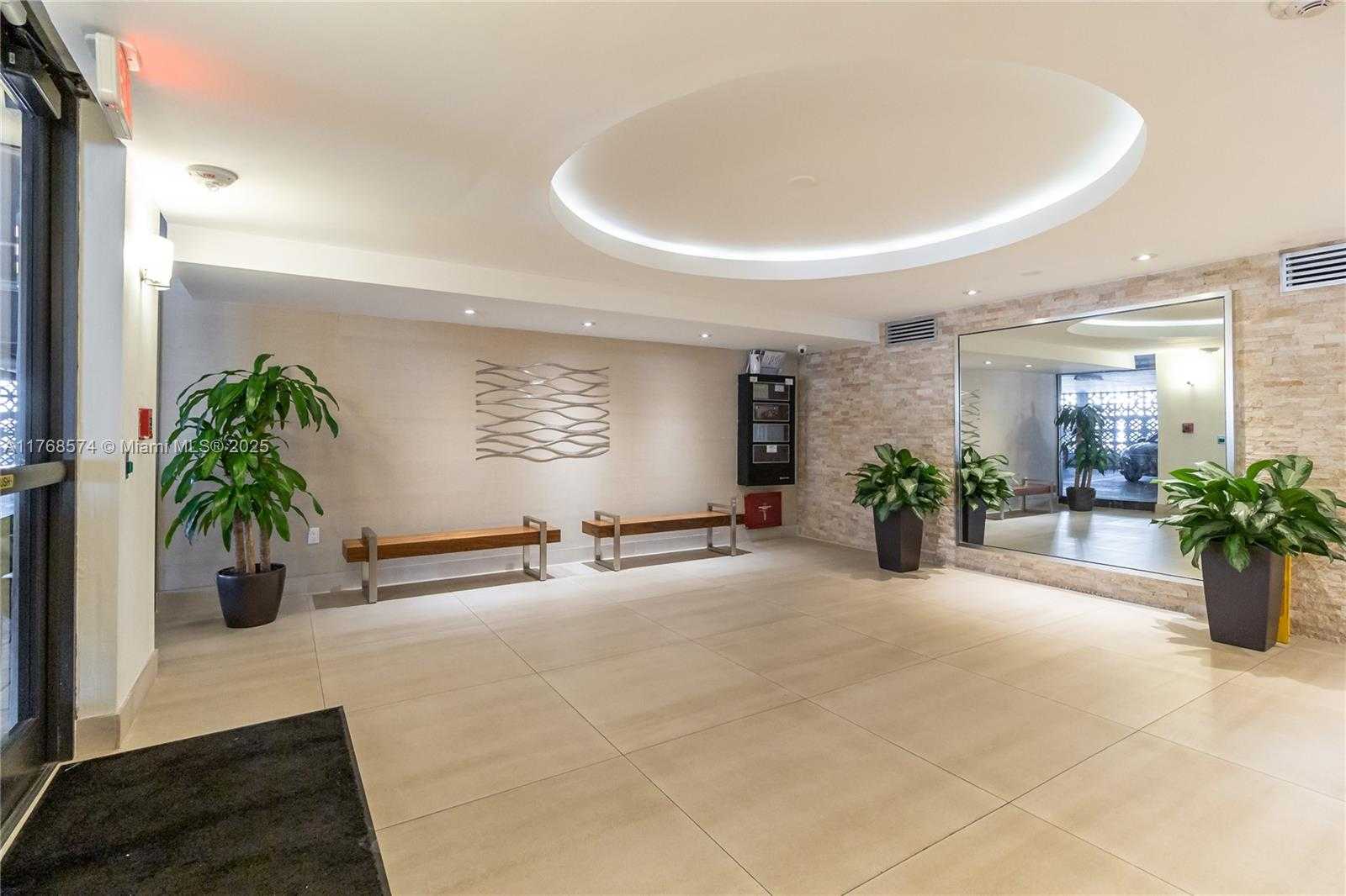 Small Image of 465 OCEAN DR #315, Miami Beach Number 22
