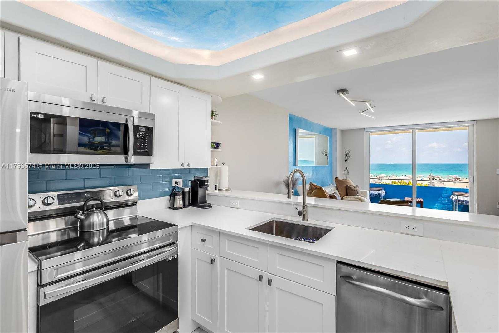 Small Image of 465 OCEAN DR #315, Miami Beach Number 5