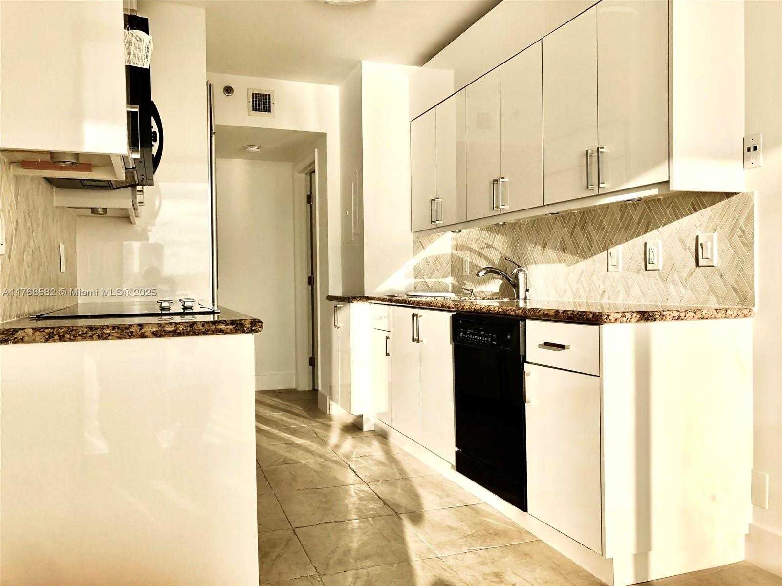 Small Image of 1000 WEST ISLAND BLVD #712, Aventura Number 10