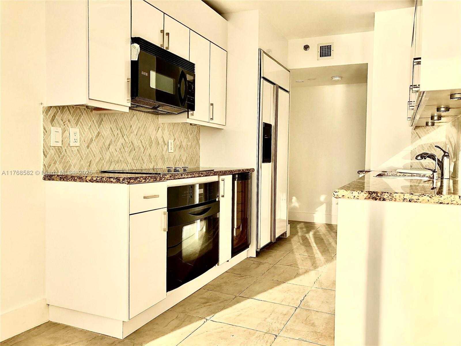 Small Image of 1000 WEST ISLAND BLVD #712, Aventura Number 11