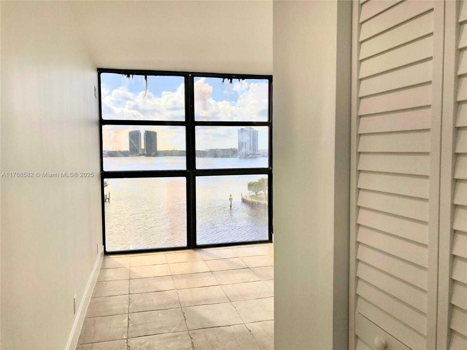 Small Image of 1000 WEST ISLAND BLVD #712, Aventura Number 17