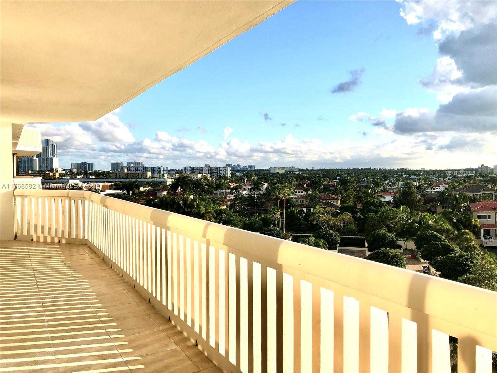 Small Image of 1000 WEST ISLAND BLVD #712, Aventura Number 2