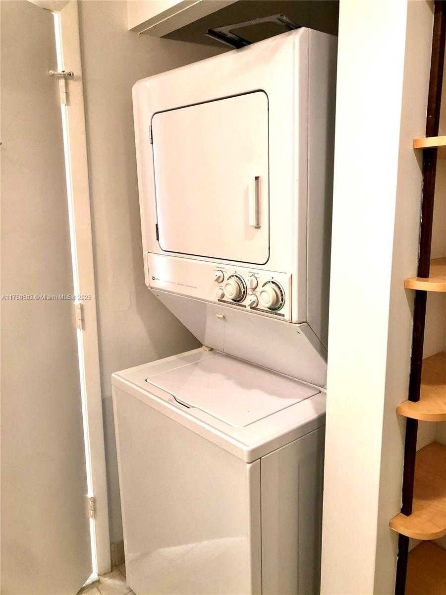 Small Image of 1000 WEST ISLAND BLVD #712, Aventura Number 20