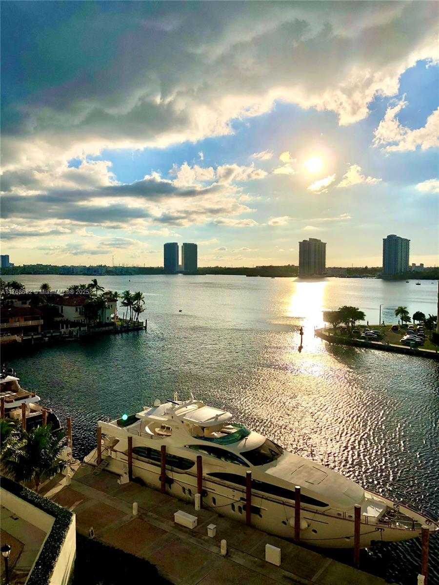 Small Image of 1000 WEST ISLAND BLVD #712, Aventura Number 23