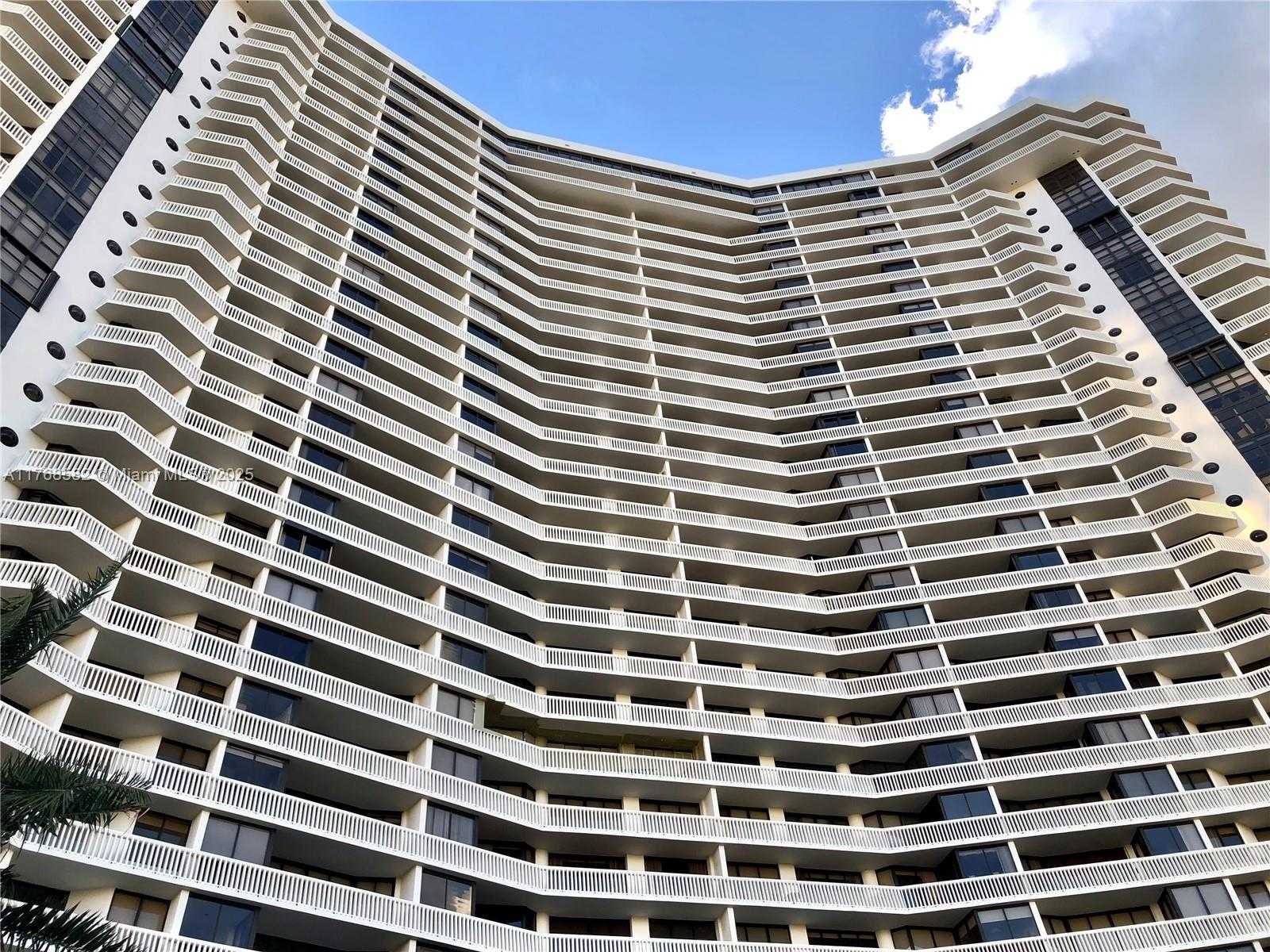 Small Image of 1000 WEST ISLAND BLVD #712, Aventura Number 4