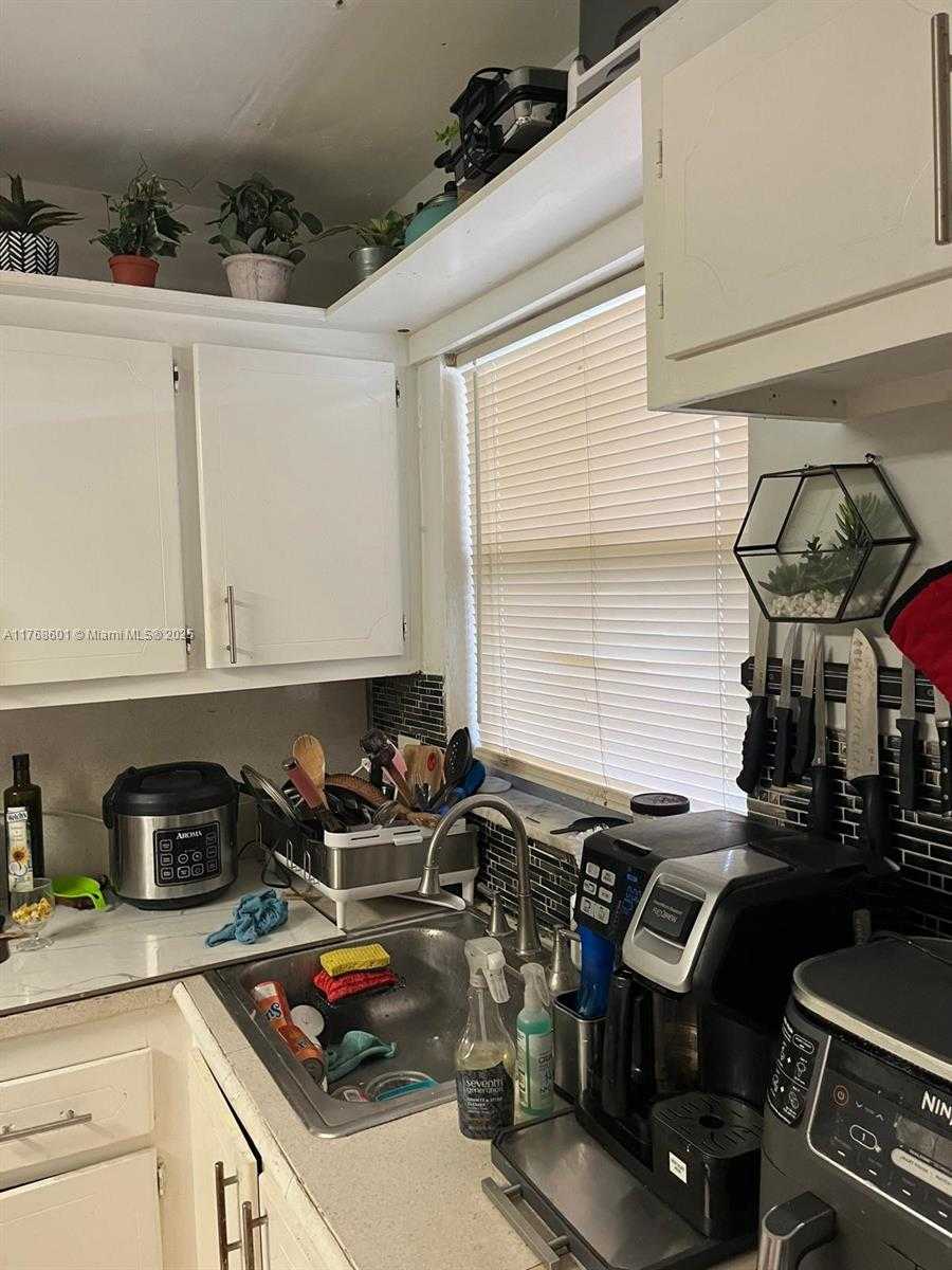 Small Image of 8101 NORTH SUNRISE LAKES DR #105, Sunrise Number 11