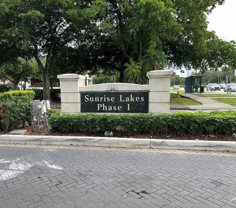 Small Image of 8101 NORTH SUNRISE LAKES DR #105, Sunrise Number 2