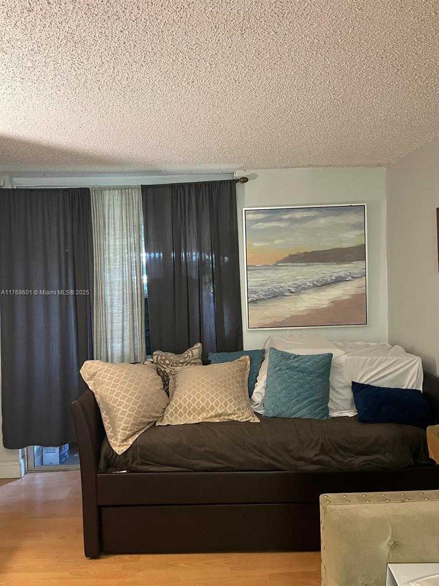Small Image of 8101 NORTH SUNRISE LAKES DR #105, Sunrise Number 9
