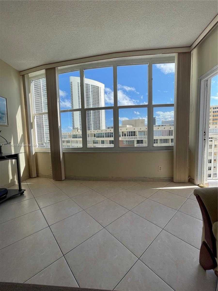 Small Image of 1801 #PH40, Hallandale Beach Number 11