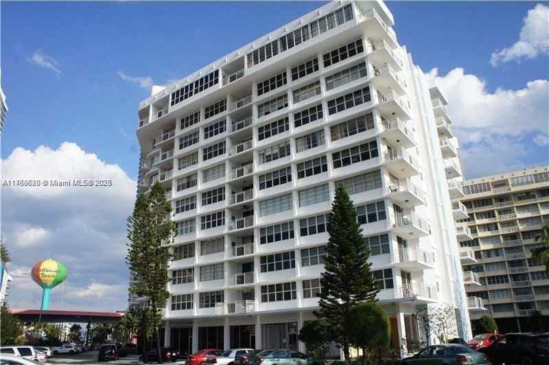 Small Image of 1801 #PH40, Hallandale Beach Number 2