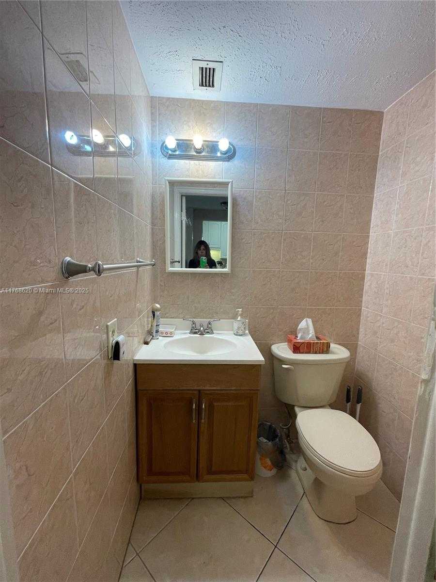 Small Image of 1801 #PH40, Hallandale Beach Number 22