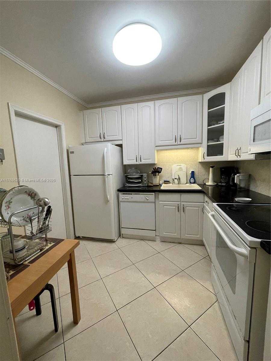 Small Image of 1801 #PH40, Hallandale Beach Number 24