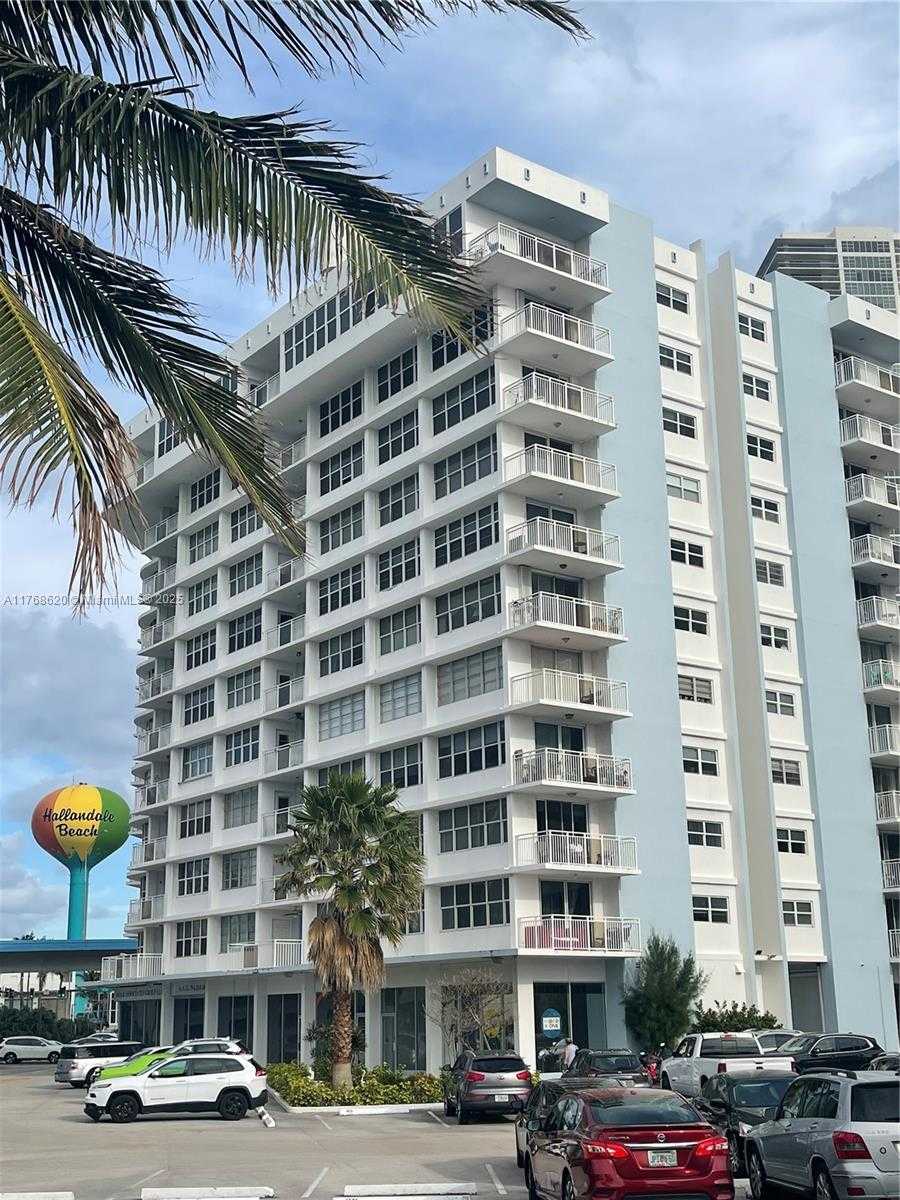 Small Image of 1801 #PH40, Hallandale Beach Number 29