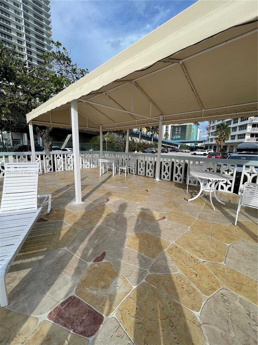 Small Image of 1801 #PH40, Hallandale Beach Number 34