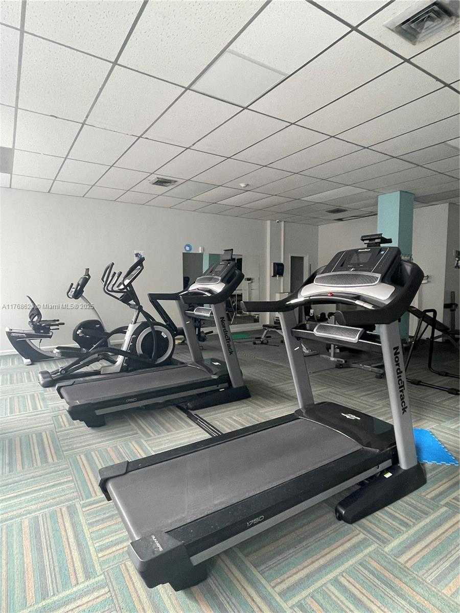 Small Image of 1801 #PH40, Hallandale Beach Number 37