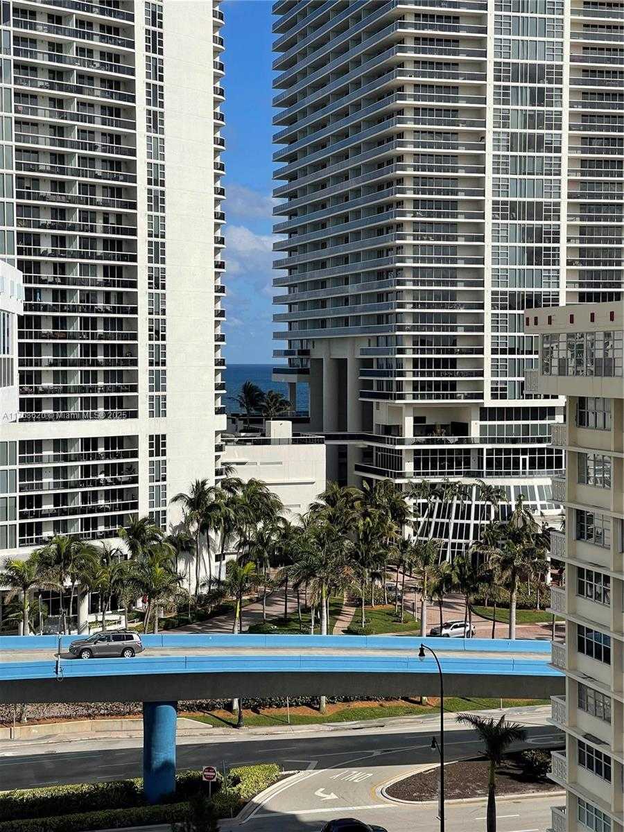 Small Image of 1801 #PH40, Hallandale Beach Number 4