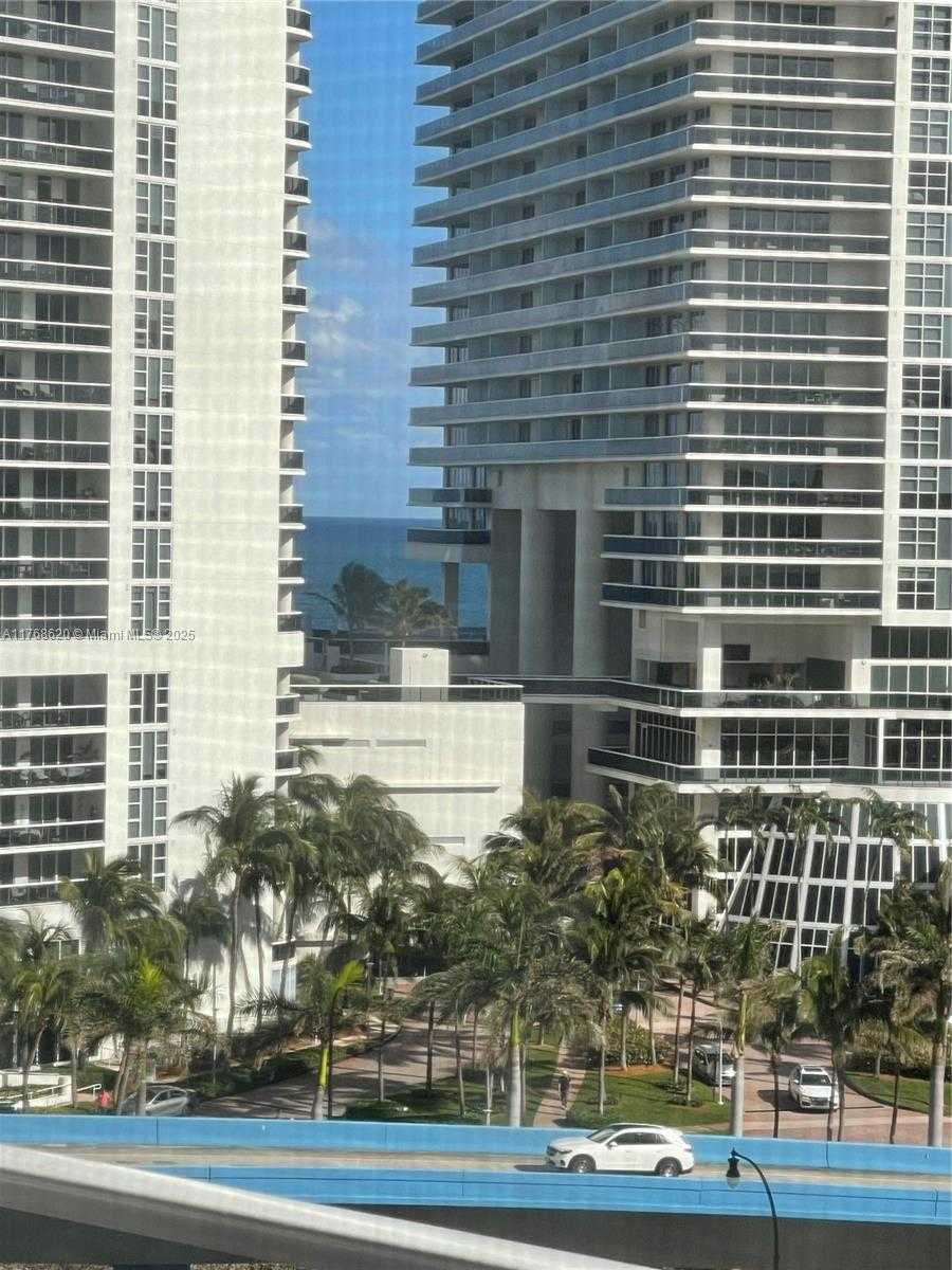 Small Image of 1801 #PH40, Hallandale Beach Number 43