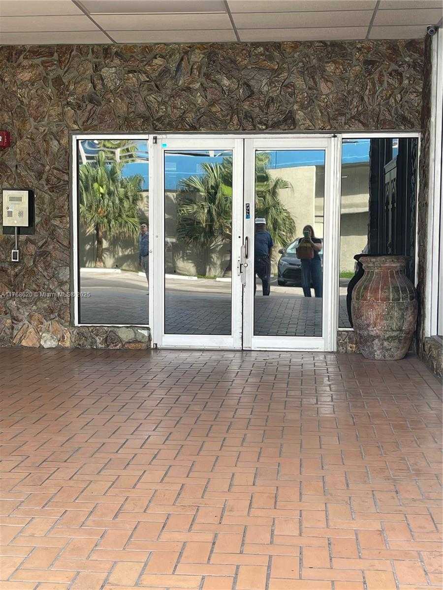 Small Image of 1801 #PH40, Hallandale Beach Number 46